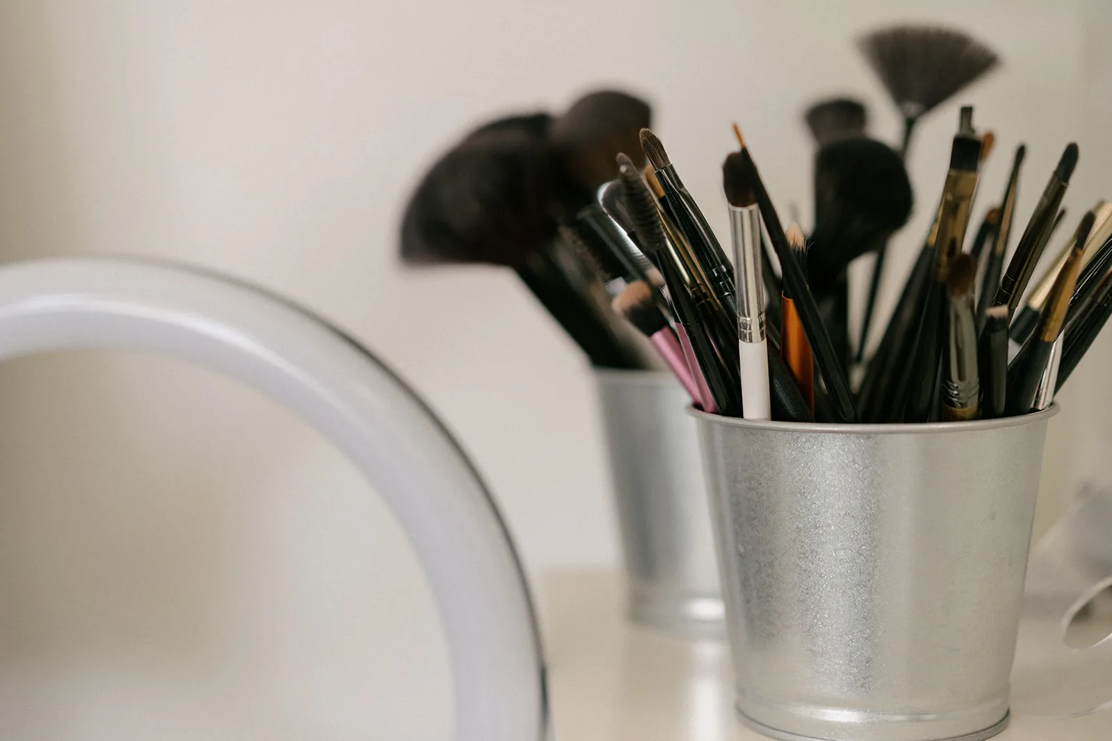 Pennelli e strumenti di make-up professionale